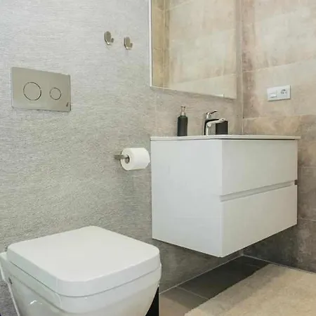 Light And Modern Sea View Appartement *