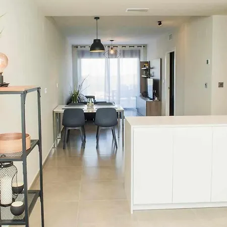 Light And Modern Sea View Appartement *
